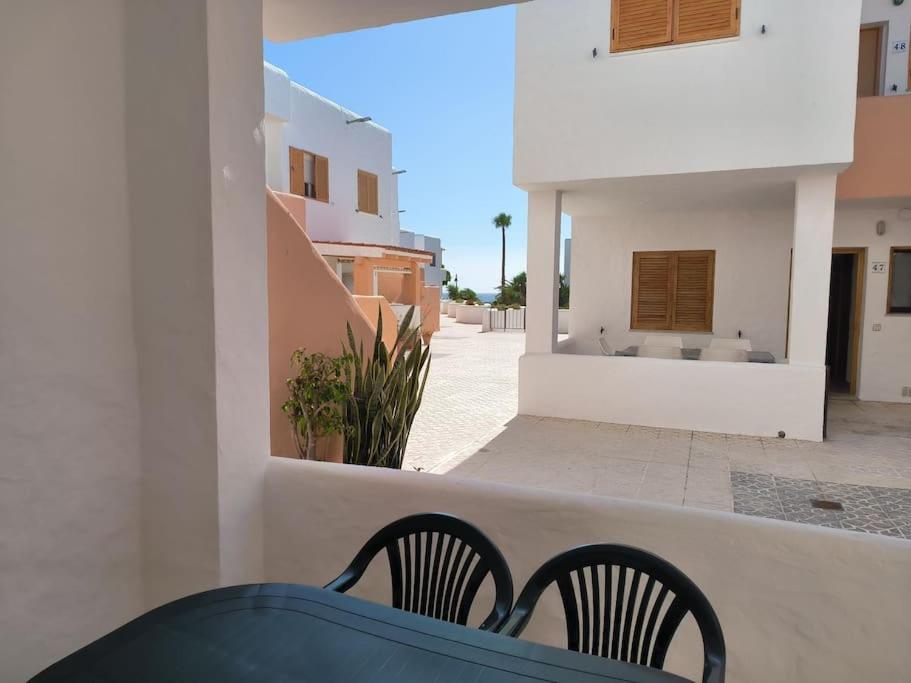 Piscina, Wifi, Patio Con Vistas Tarifa Exterior foto