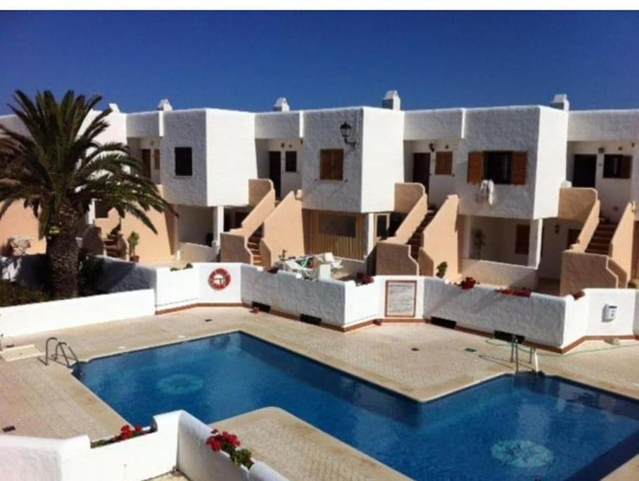 Piscina, Wifi, Patio Con Vistas Tarifa Exterior foto