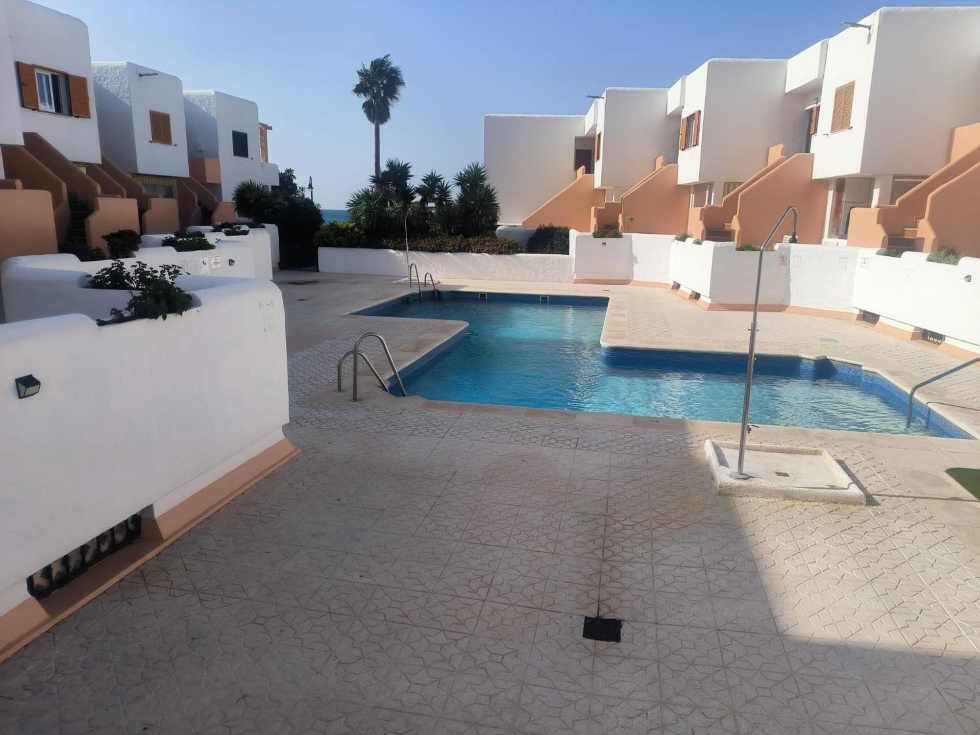 Piscina, Wifi, Patio Con Vistas Tarifa Exterior foto